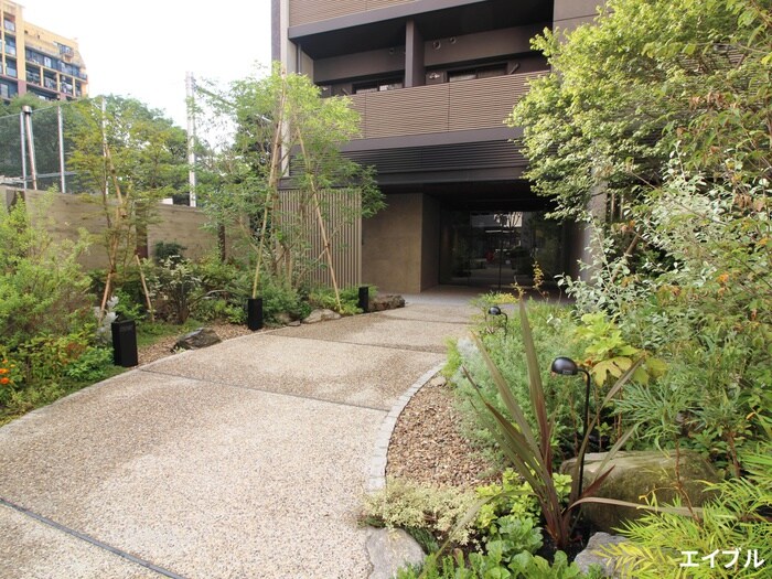 物件外観写真4　(エントランス部分)