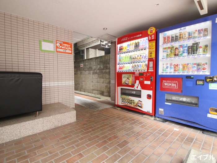 物件外観写真4　(エントランス部分)