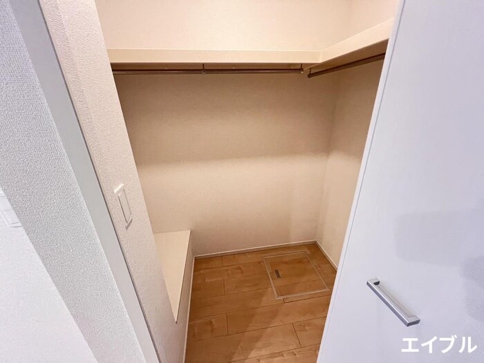 物件内観写真12　(収納)