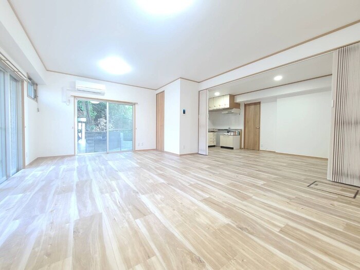 物件内観写真2　(居室)