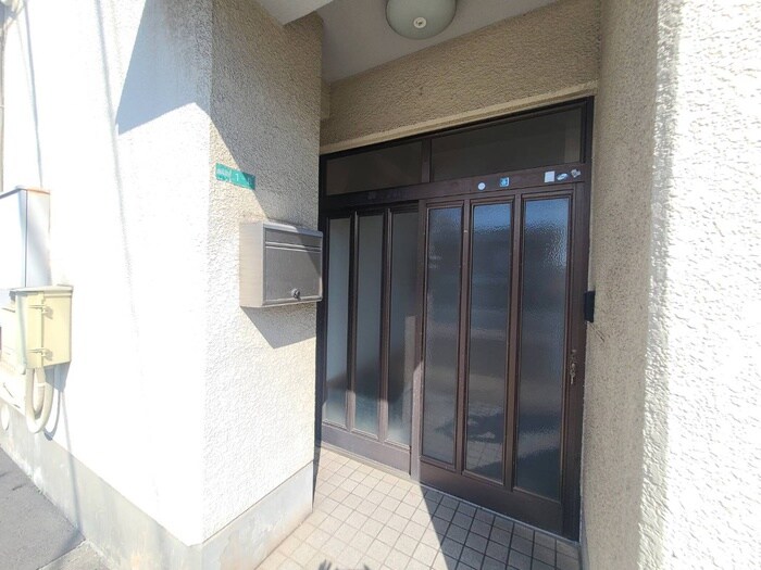 物件内観写真14　(玄関)