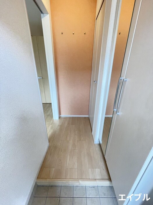 物件内観写真17　(玄関)
