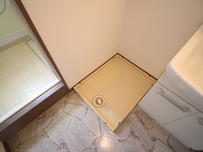 物件内観写真15　(洗濯機置場)