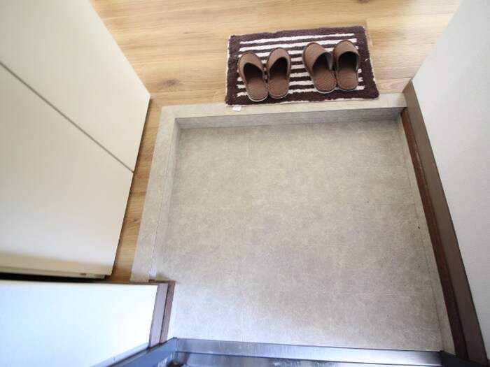 物件内観写真17　(玄関)