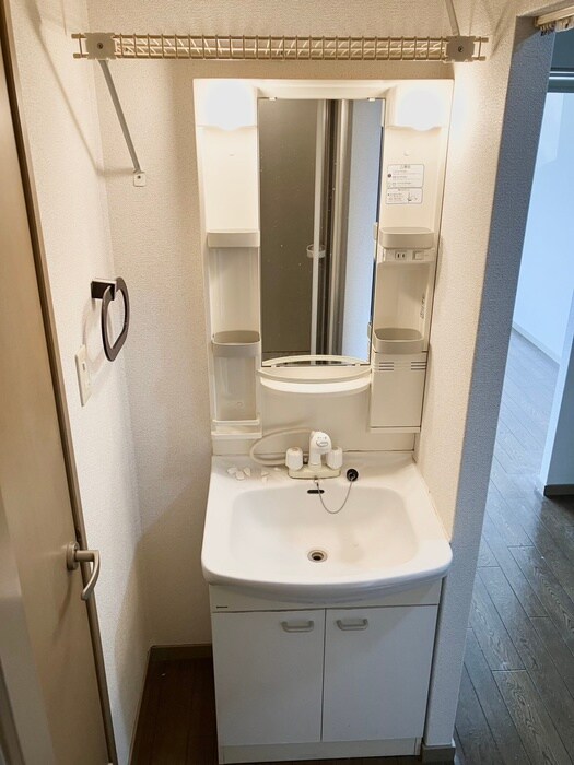 物件内観写真8　(洗面)