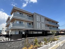 フース　コーシェリの外観写真