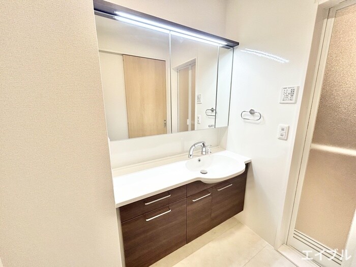 物件内観写真11　(洗面)