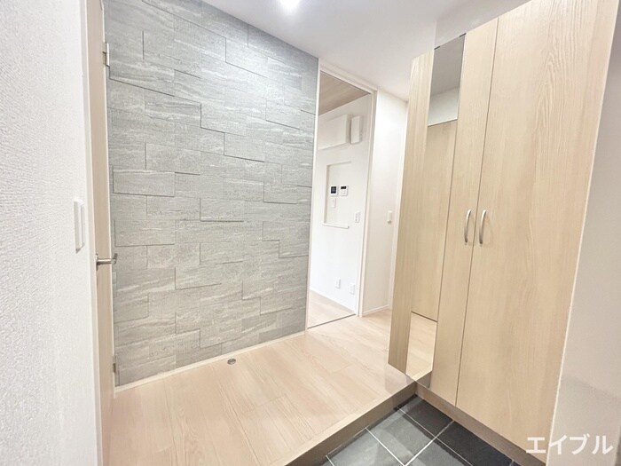 物件内観写真13　(玄関)