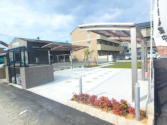 物件外観写真4　(駐輪場)