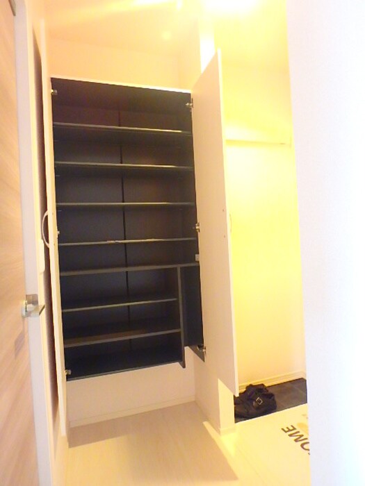 物件内観写真15　(靴箱)