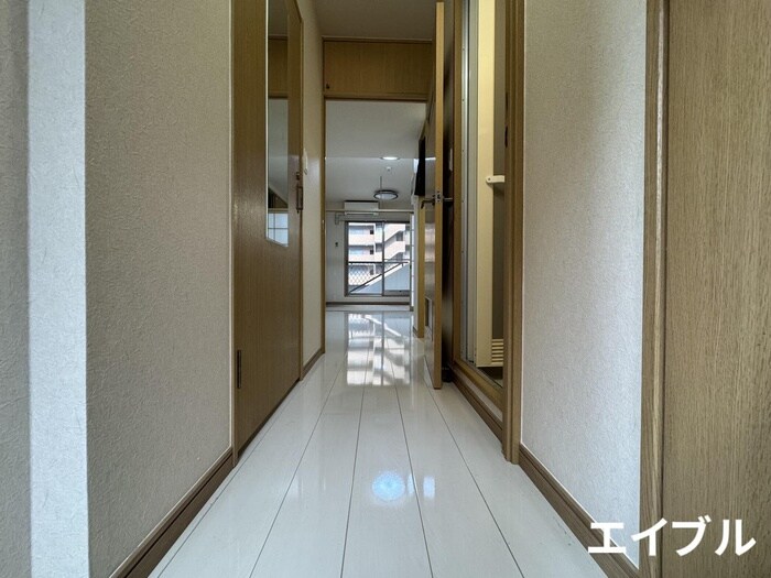 物件内観写真7　(玄関)