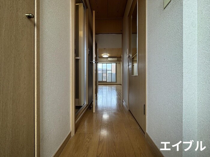 物件内観写真7　(玄関)