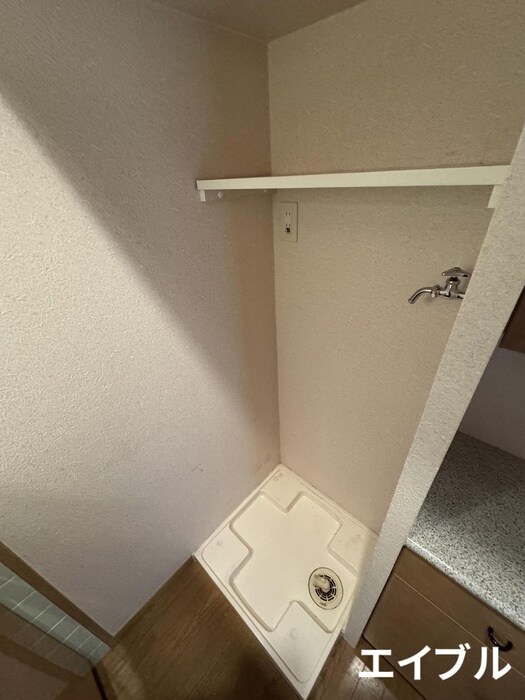 物件内観写真15　(洗濯機置場)
