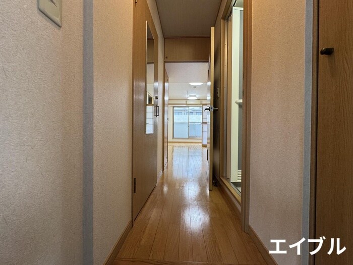 物件内観写真7　(玄関)