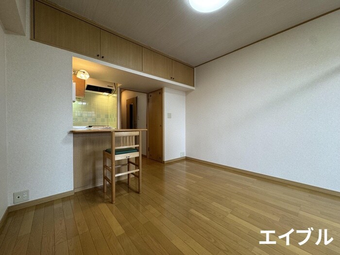 物件内観写真9　(居室)