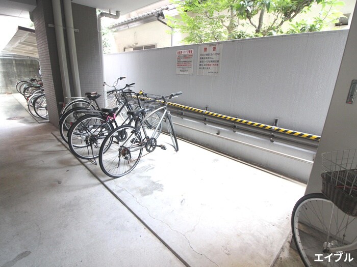 物件外観写真6　(駐輪場)