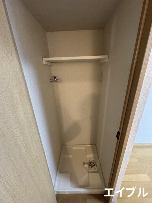 物件内観写真15　(洗濯機置場)