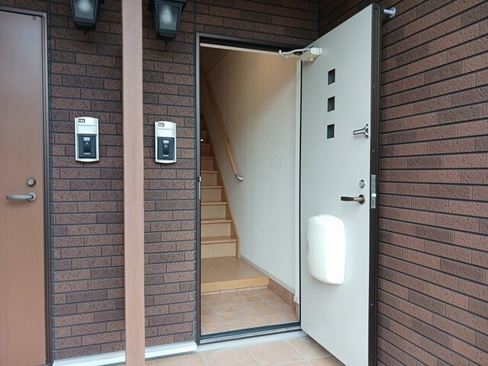 物件内観写真15　(玄関)