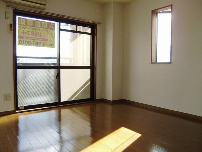 物件内観写真5　(居室)