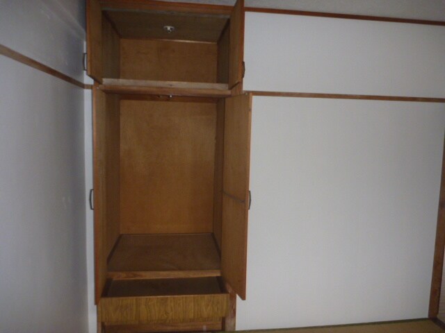 物件内観写真12　(収納)