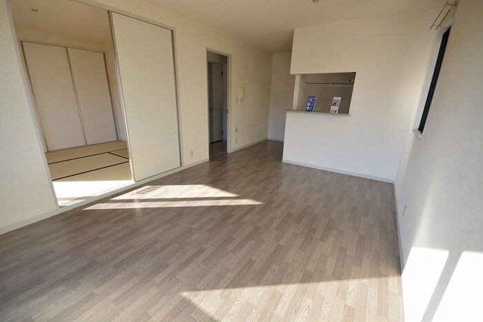 物件内観写真3　(居室)