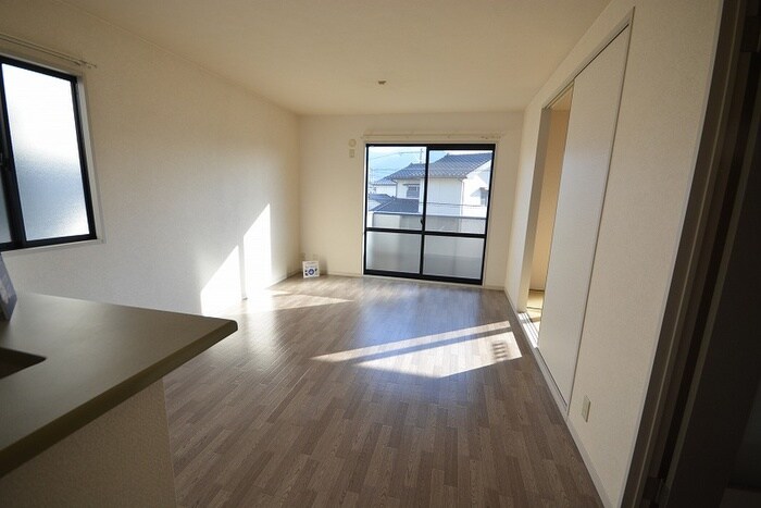 物件内観写真4　(居室)