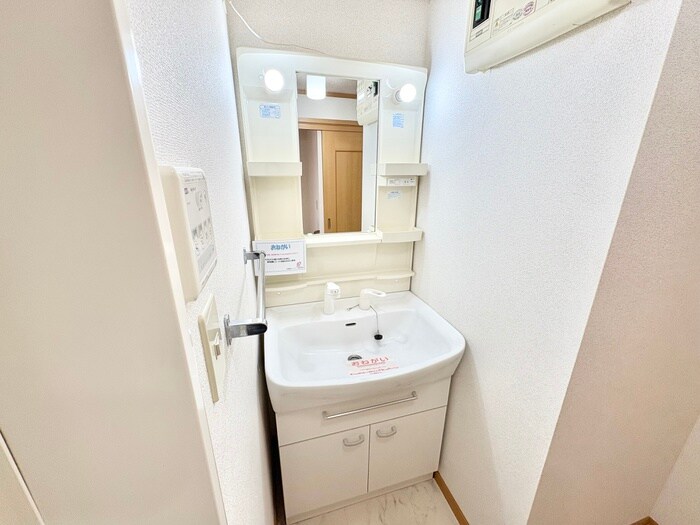 物件内観写真11　(洗面)