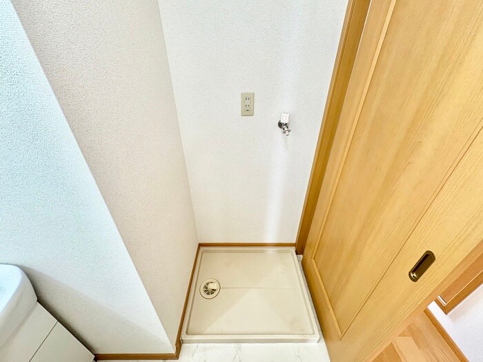 物件内観写真17　(洗濯機置場)