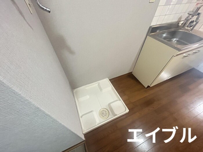 物件内観写真11　(洗濯機置場)