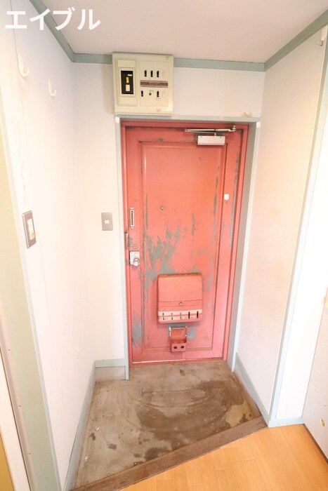 物件内観写真13　(玄関)