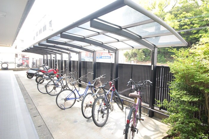 物件外観写真5　(駐輪場)