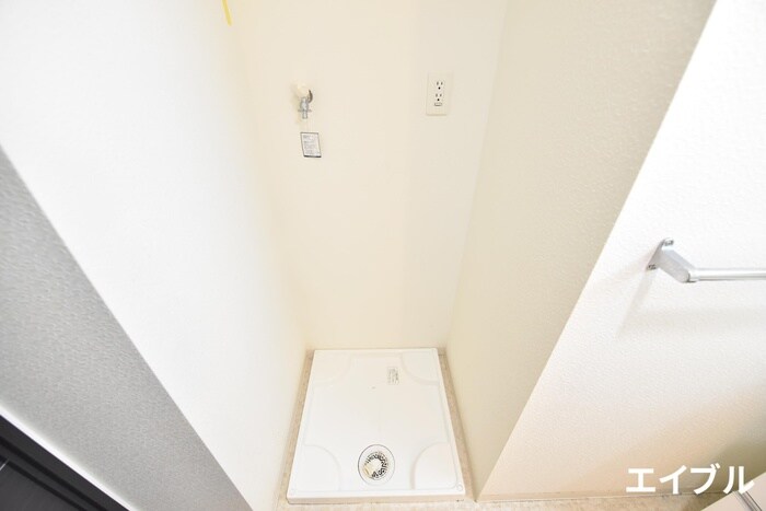 物件内観写真12　(洗濯機置場)