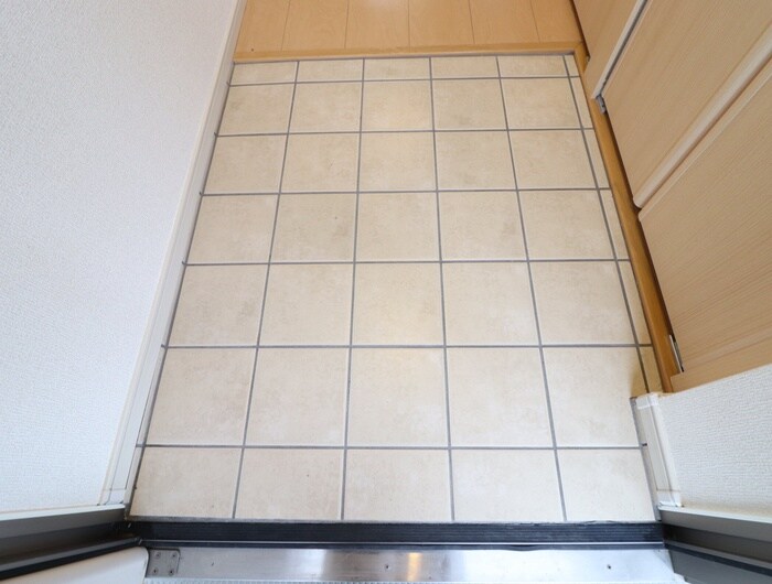 物件内観写真14　(玄関)