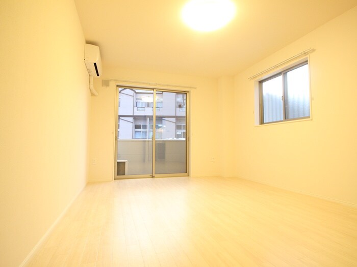 物件内観写真4　(居室)