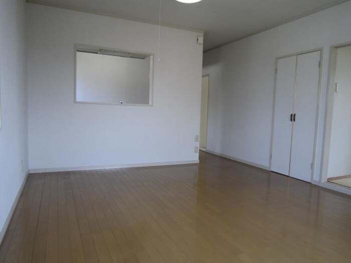 物件内観写真4　(居室)