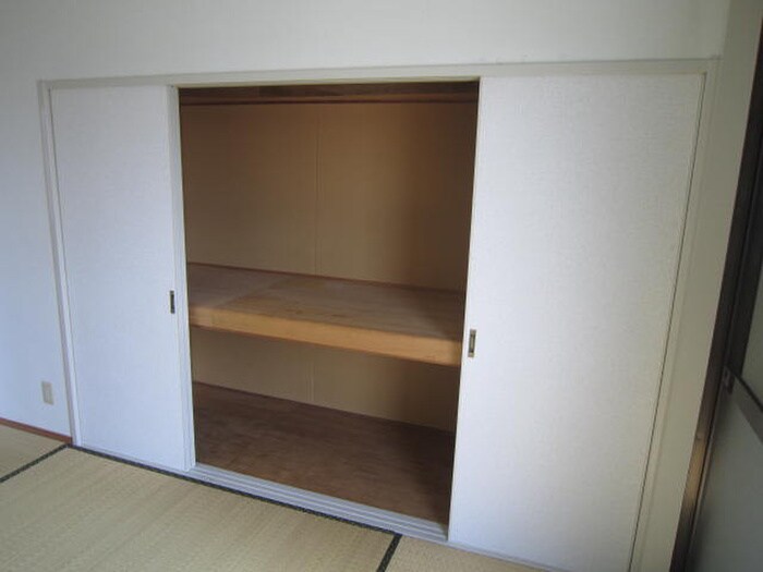 物件内観写真10　(収納)