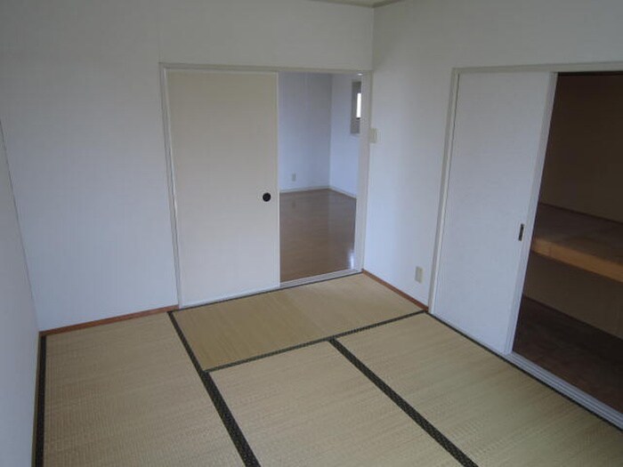 物件内観写真12　(居室)