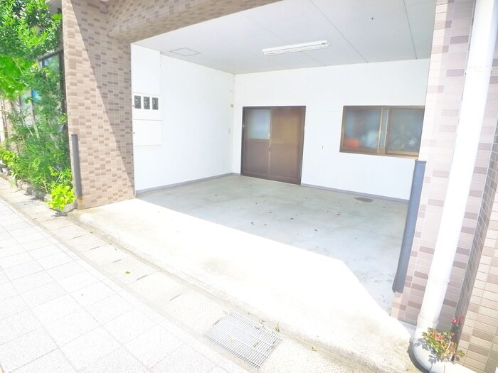 物件外観写真6　(建物設備)