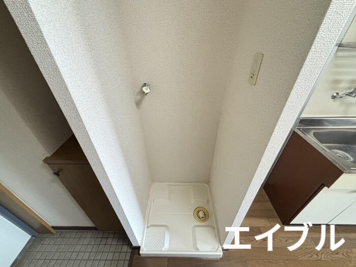 物件内観写真12　(洗濯機置場)