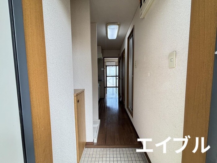 物件内観写真16　(玄関)