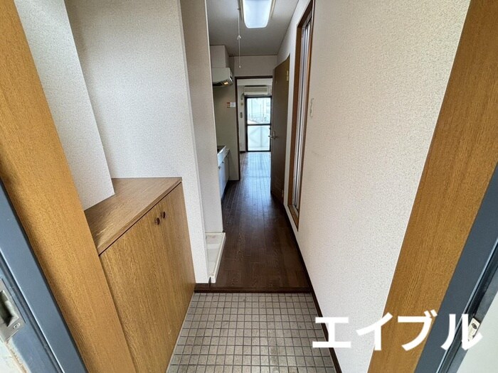 物件内観写真16　(玄関)