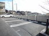 物件外観写真3　(駐車場)