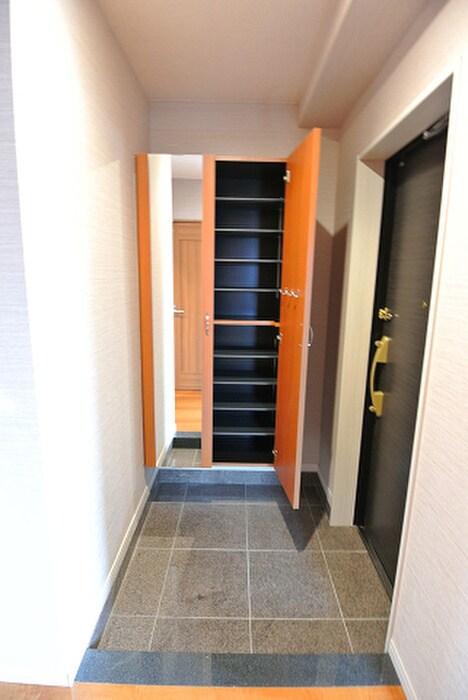 物件内観写真15　(玄関)