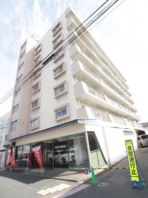 亀川ハイツ外観写真