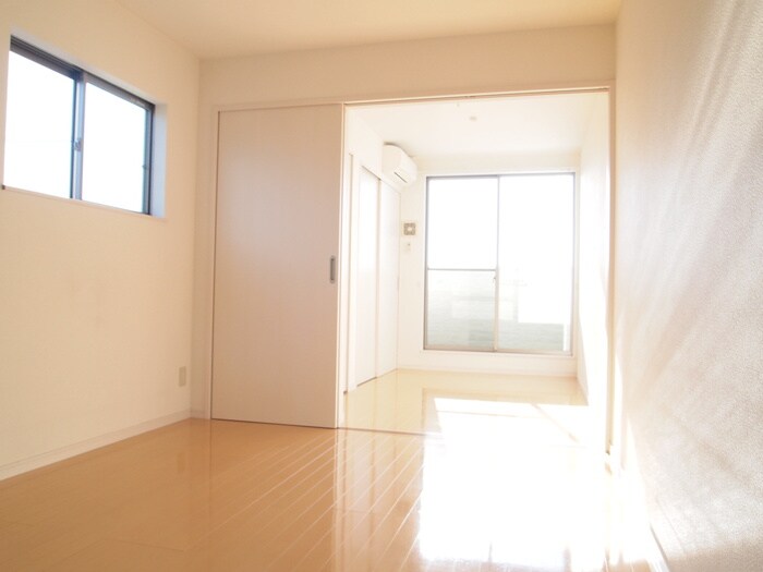 物件内観写真7　(居室)