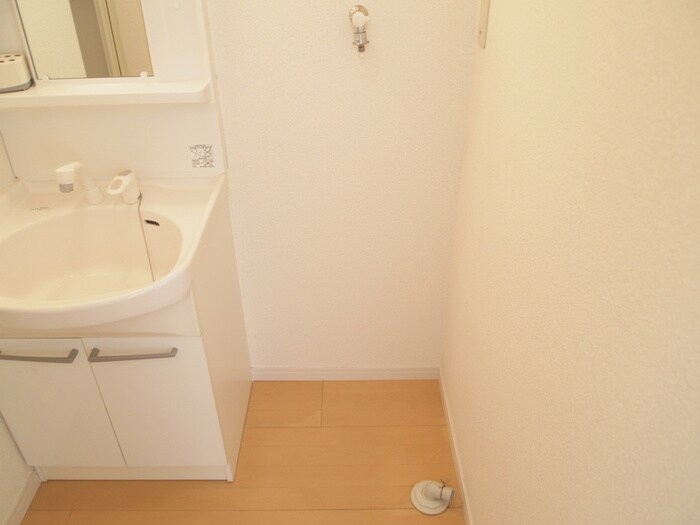 物件内観写真12　(洗濯機置場)