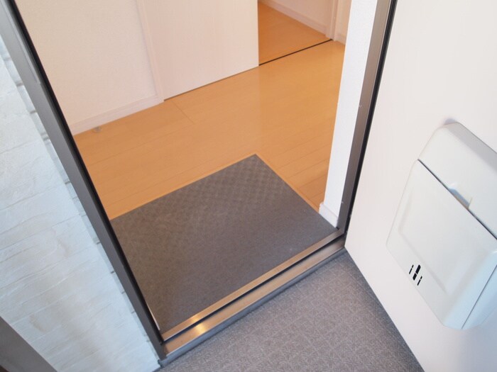 物件内観写真14　(玄関)