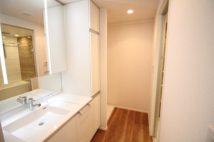 物件内観写真13　(洗濯機置場)