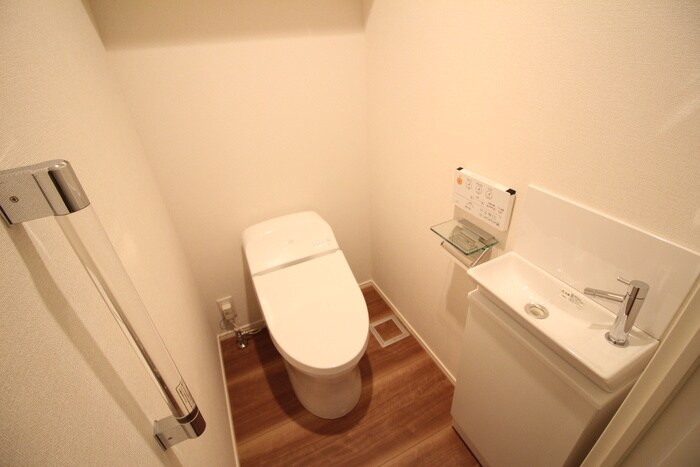 物件内観写真14　(トイレ)