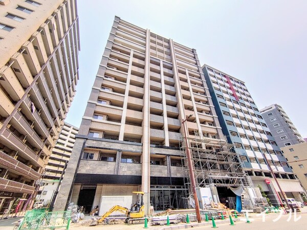 建築中